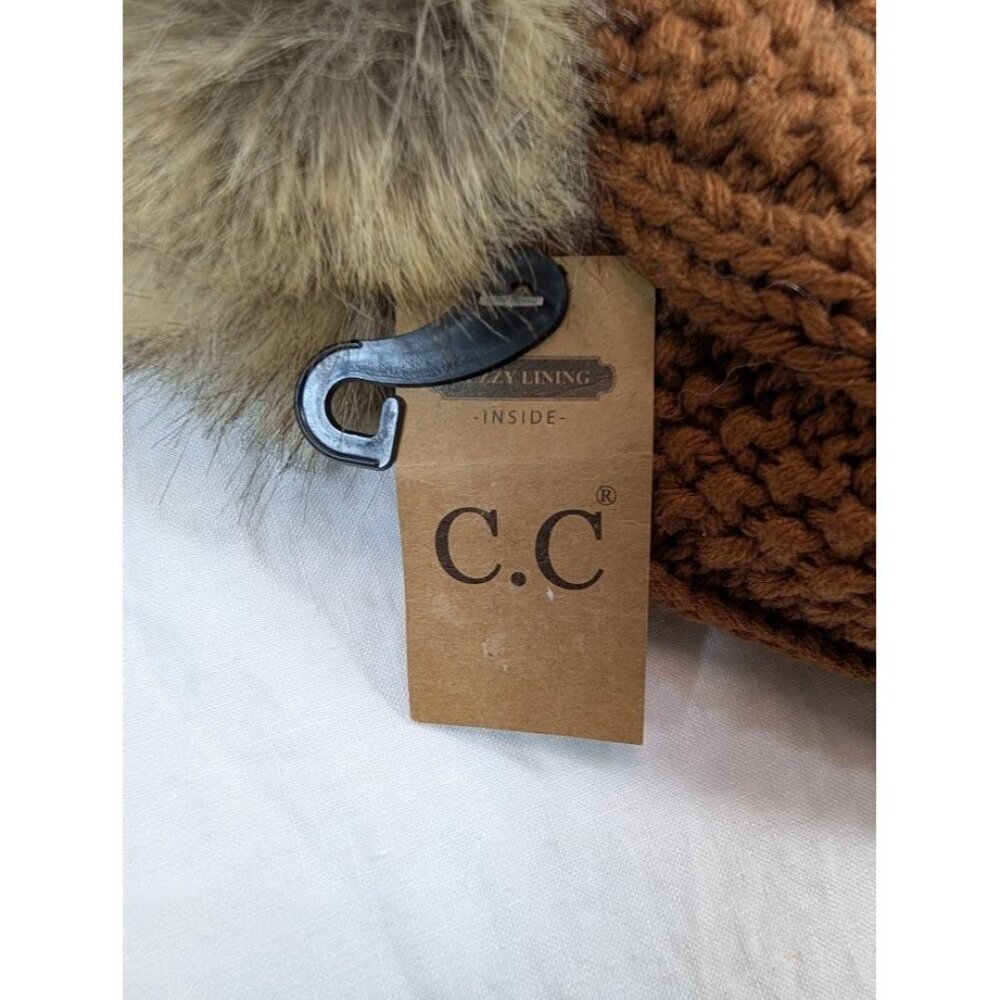 C.C one size fits most beanie in color clay with faux fur pom fuzzy lining O3 - Picture 3 of 6